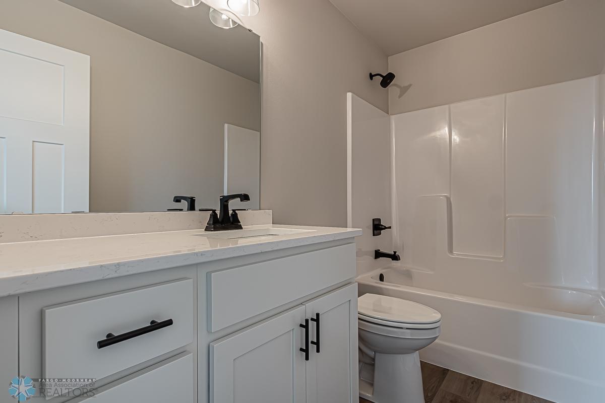 1104 Jill Dr W, West Fargo, ND 58078-18.jpg