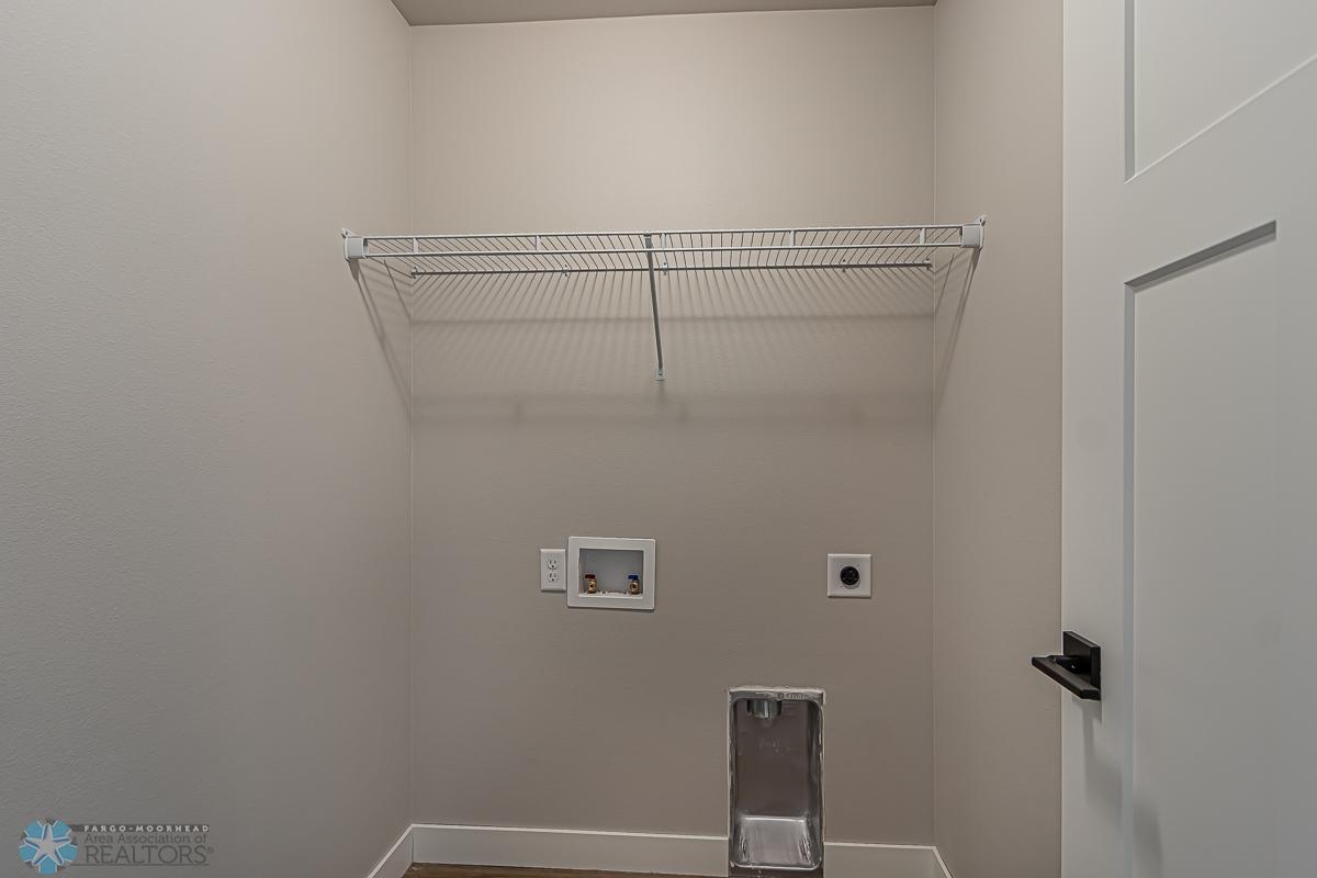1104 Jill Dr W, West Fargo, ND 58078-13.jpg
