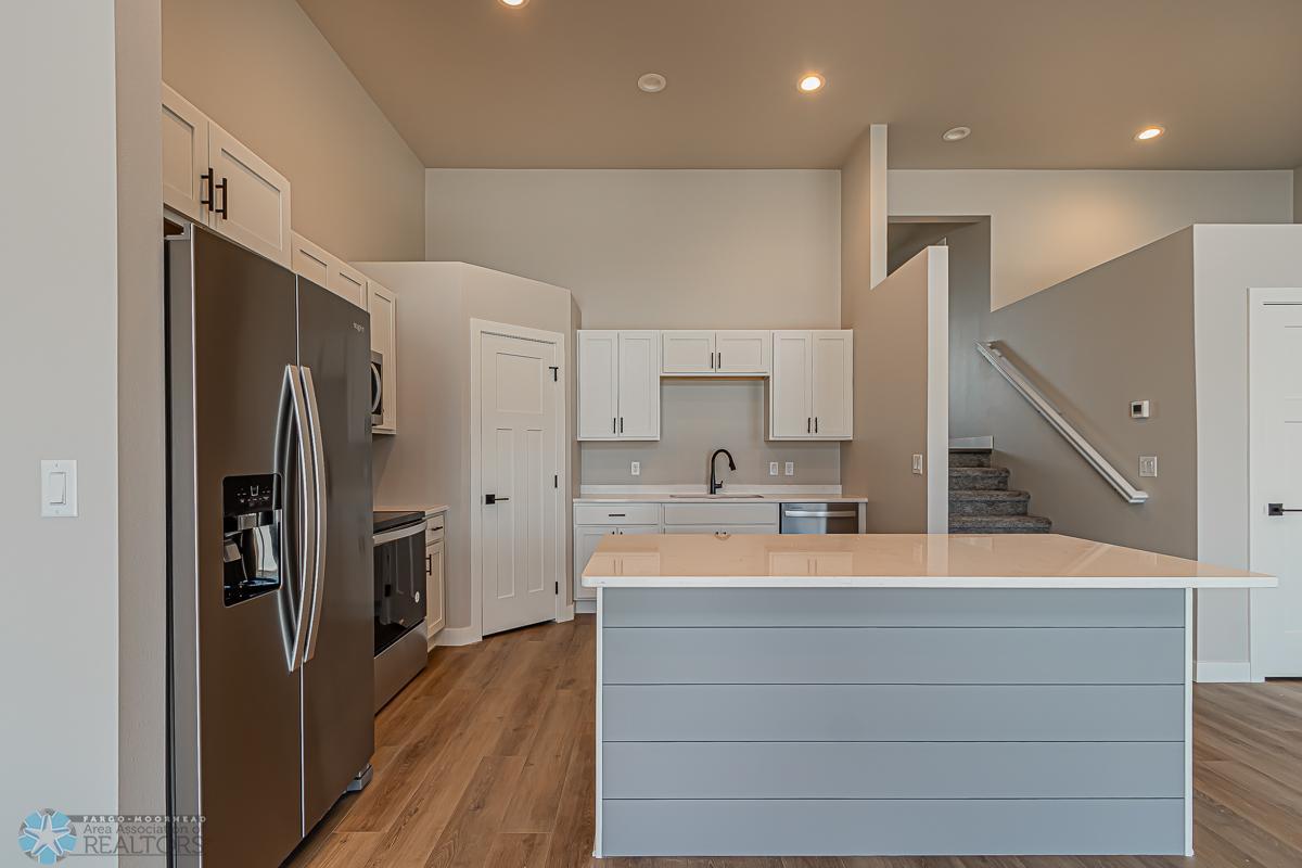 1104 Jill Dr W, West Fargo, ND 58078-08.jpg