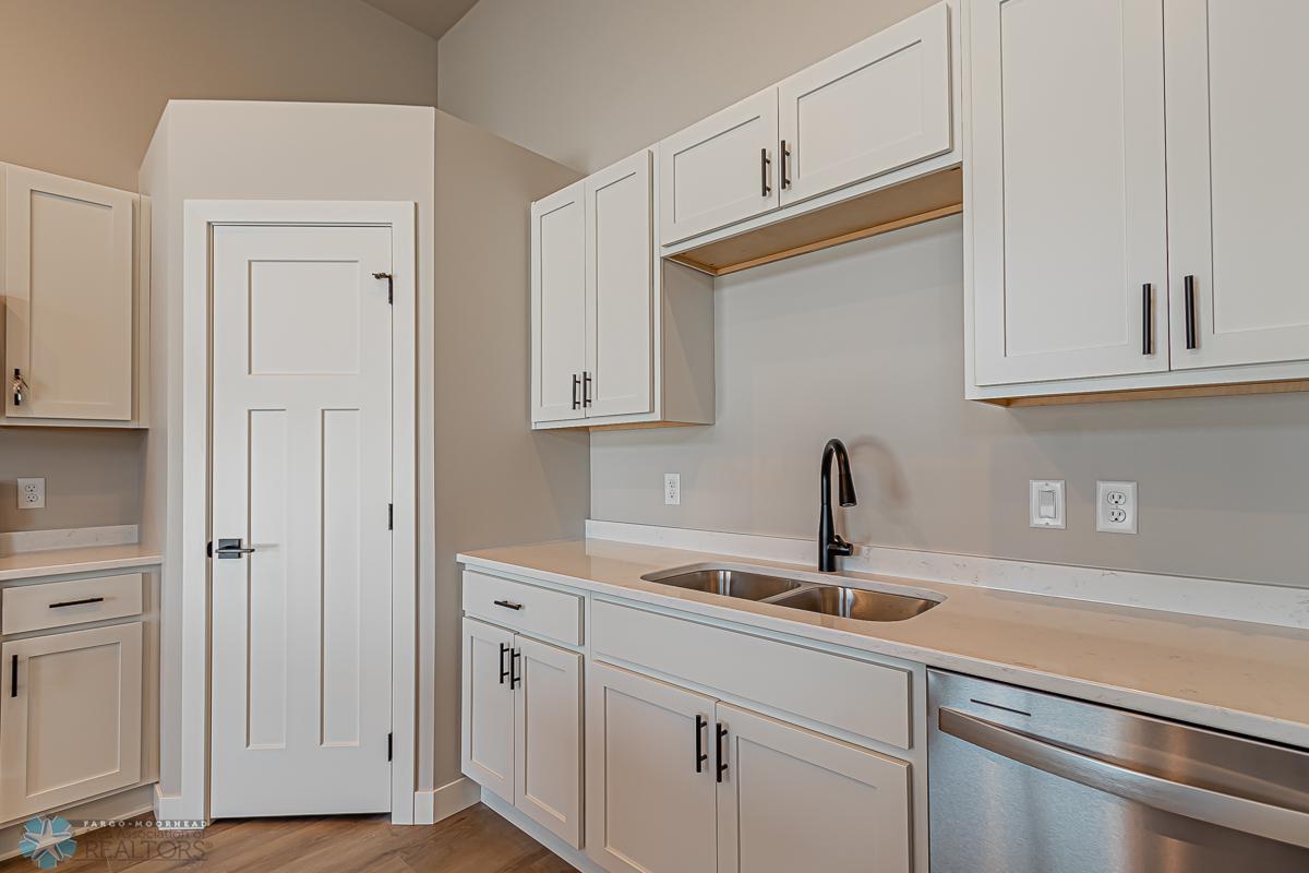 1104 Jill Dr W, West Fargo, ND 58078-11.jpg