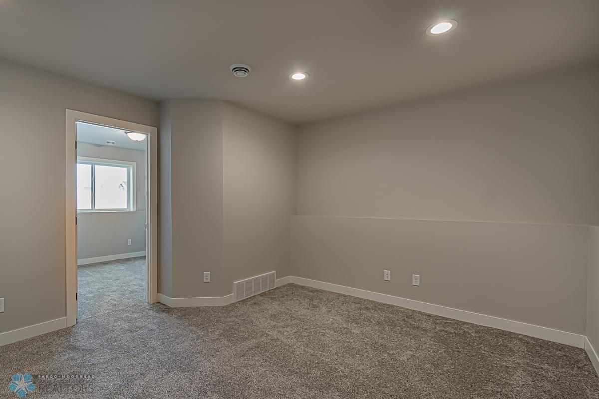 1104 Jill Dr W, West Fargo, ND 58078-20.jpg