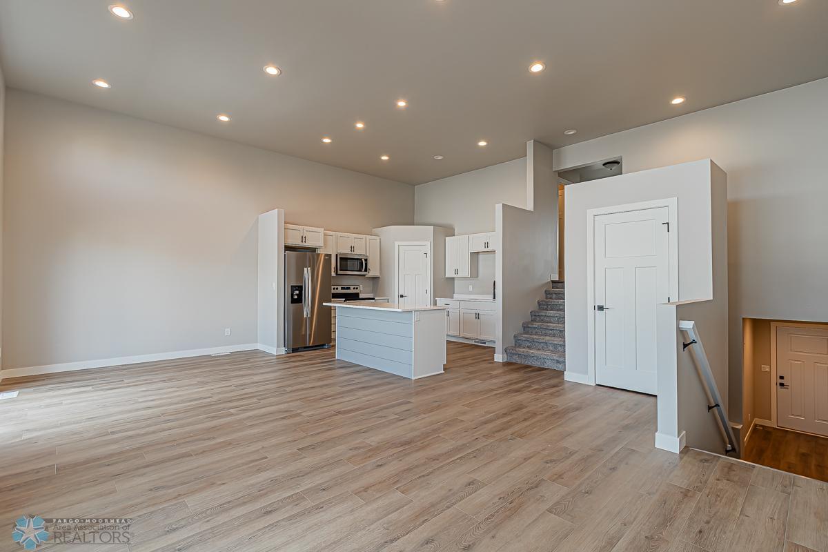 1104 Jill Dr W, West Fargo, ND 58078-05.jpg