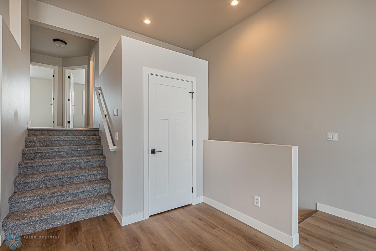 1104 Jill Dr W, West Fargo, ND 58078-10.jpg