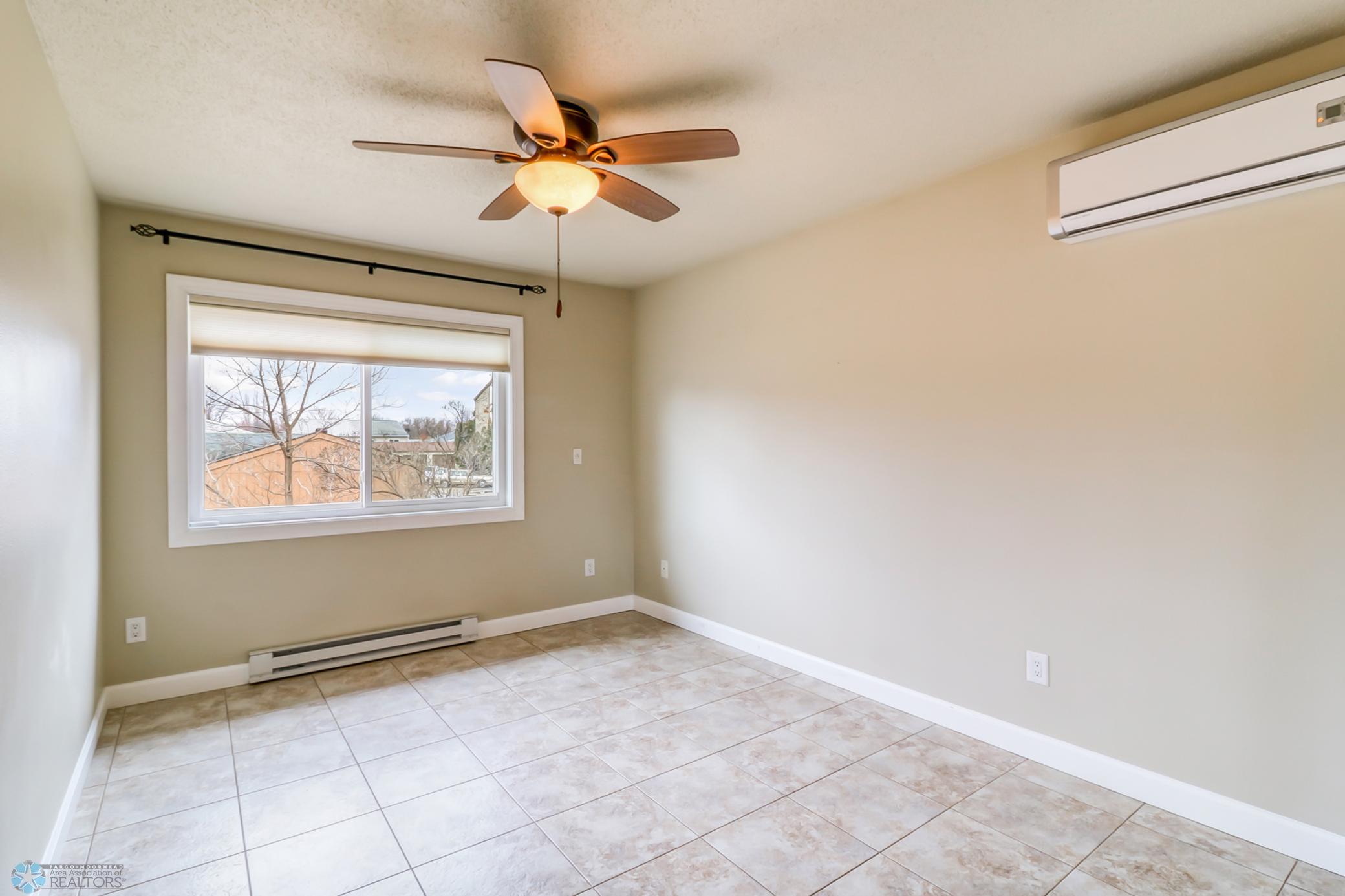 Bedroom1_1.jpg