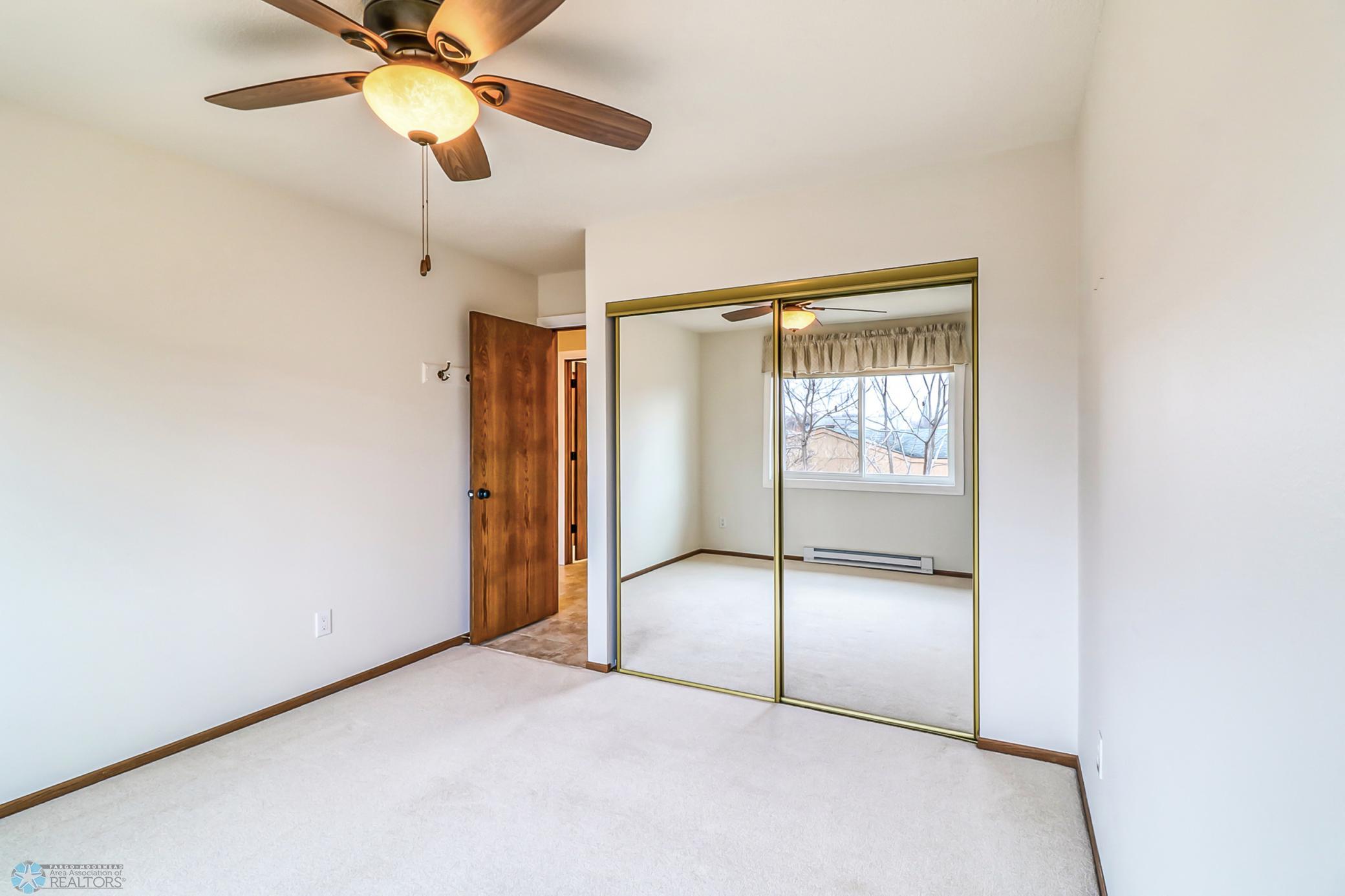 Bedroom2_3.jpg