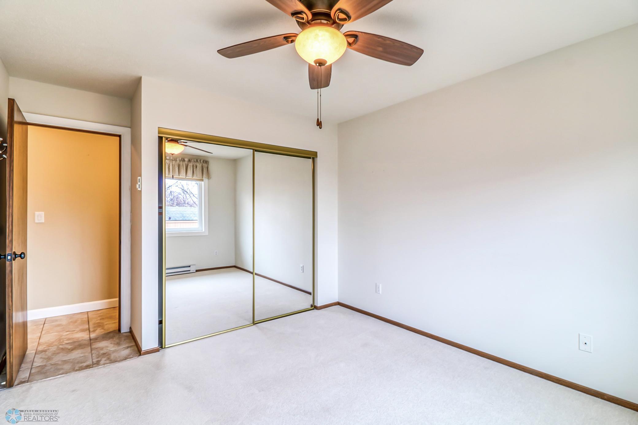 Bedroom2_2.jpg