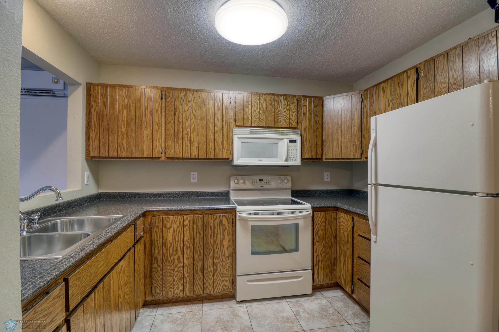 Kitchen1_0.jpg