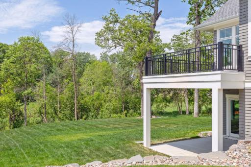 5 Pondview Trail, North Oaks, MN 55127