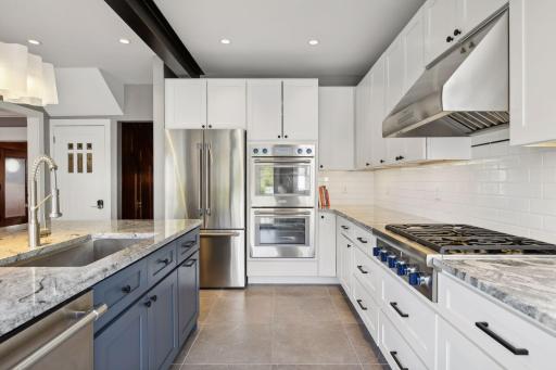 2600 Irving Avenue S, Minneapolis, MN 55408