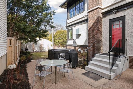 2600 Irving Avenue S, Minneapolis, MN 55408