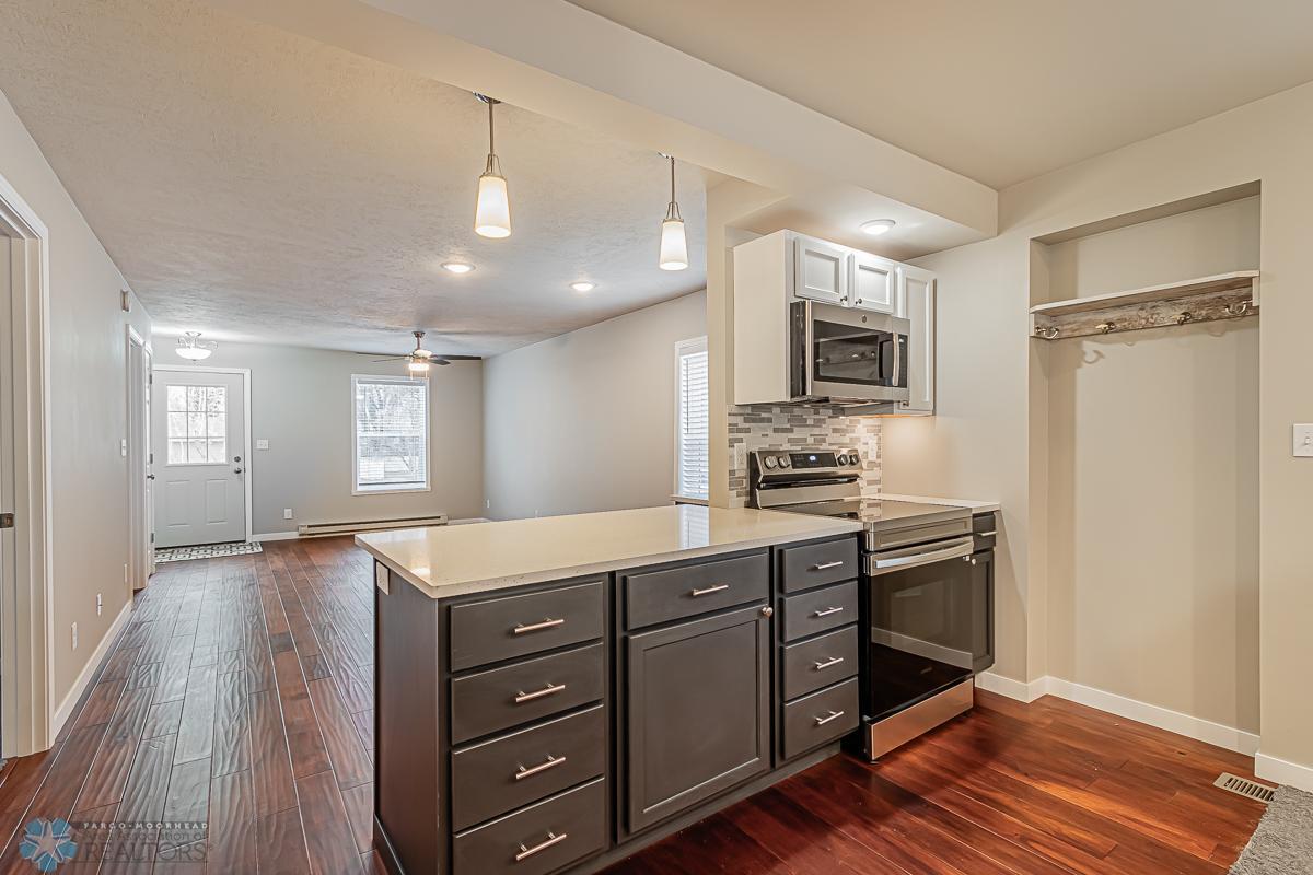312 10th Ave N, Fargo, ND 58102-19.jpg