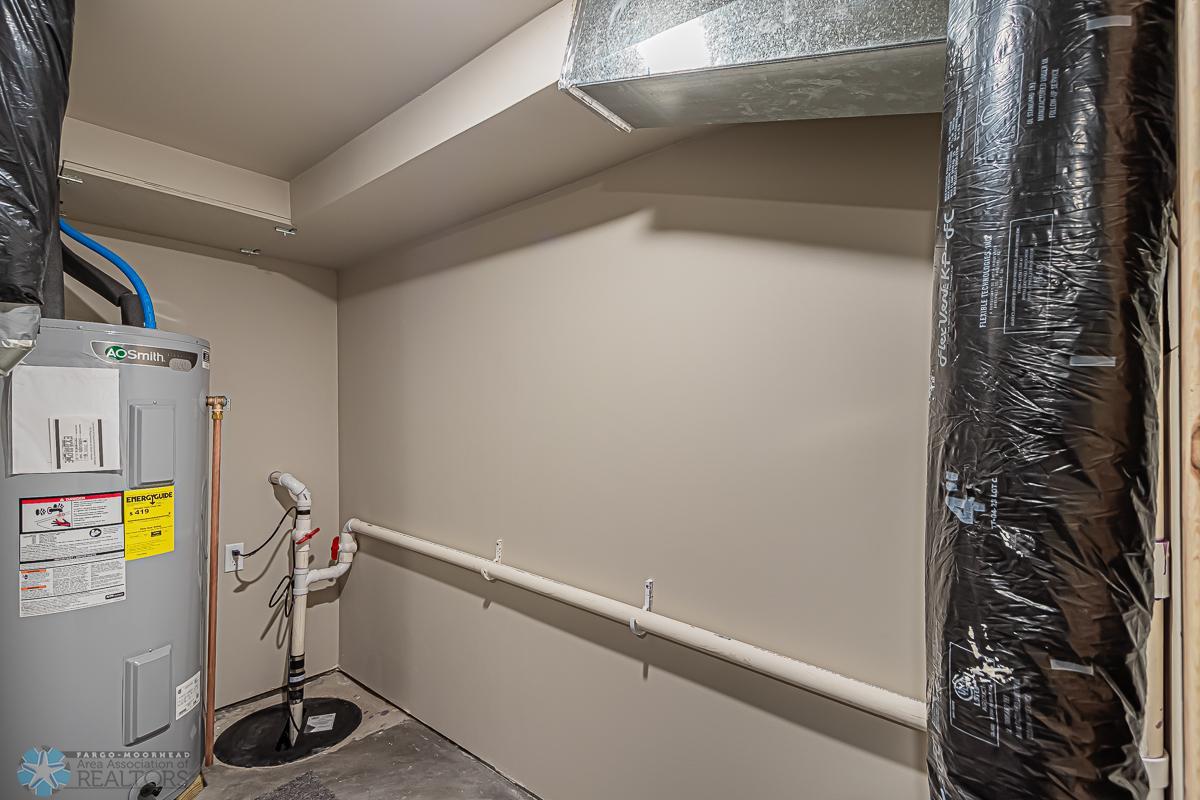 312 10th Ave N, Fargo, ND 58102-08.jpg