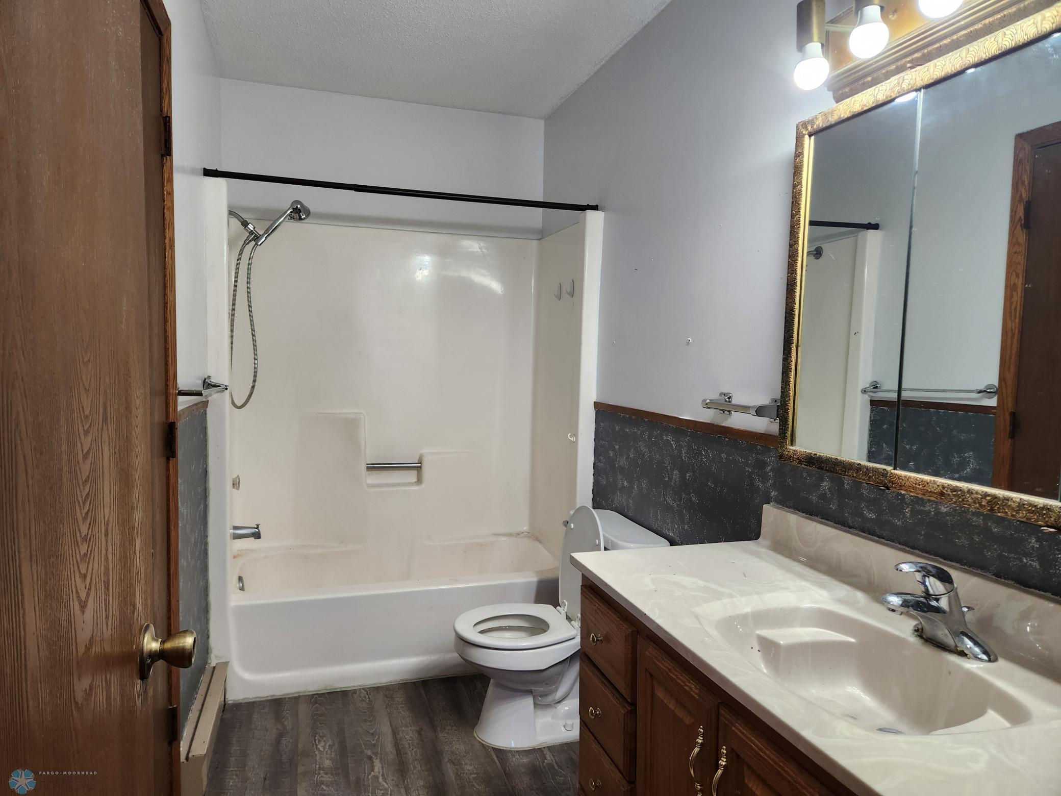 Full Bath.jpg