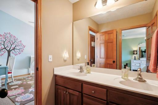 Jack/Jill bath shared by two large bedrooms