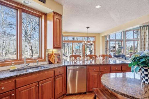 You will love entertaining in this gourmet kitchen