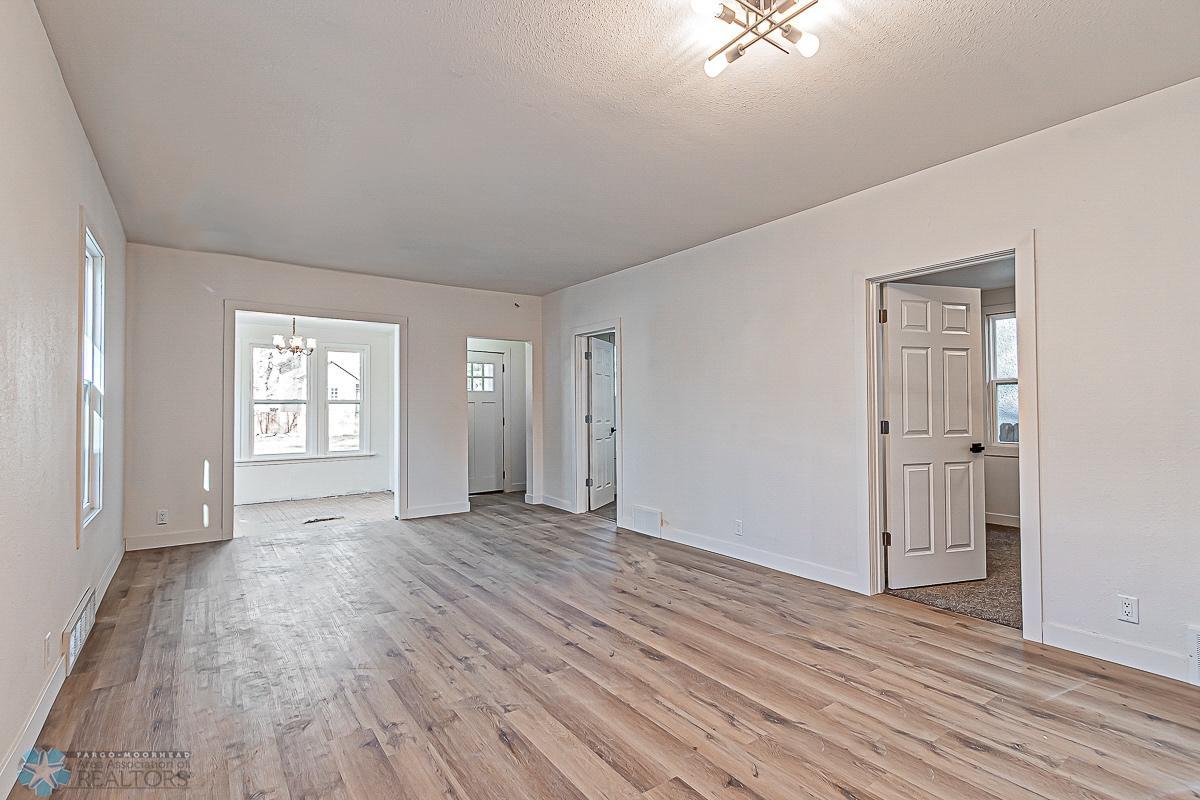 1206 s university dr, fargo, nd 58103-03.jpg