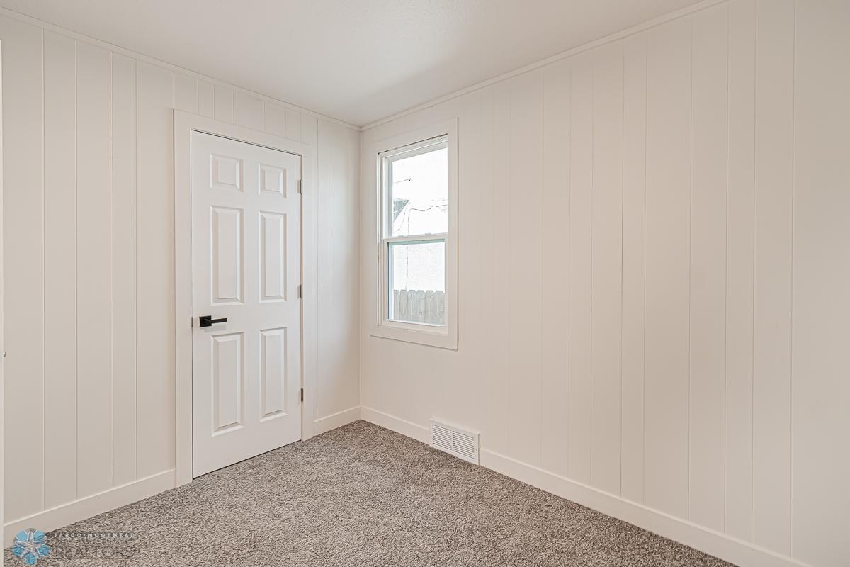 1206 S University Dr, Fargo, ND 58103-28.jpg