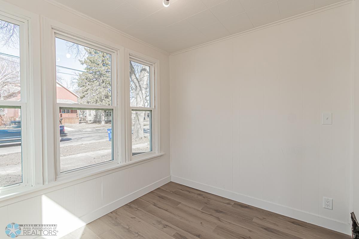 1206 S University Dr, Fargo, ND 58103-30.jpg