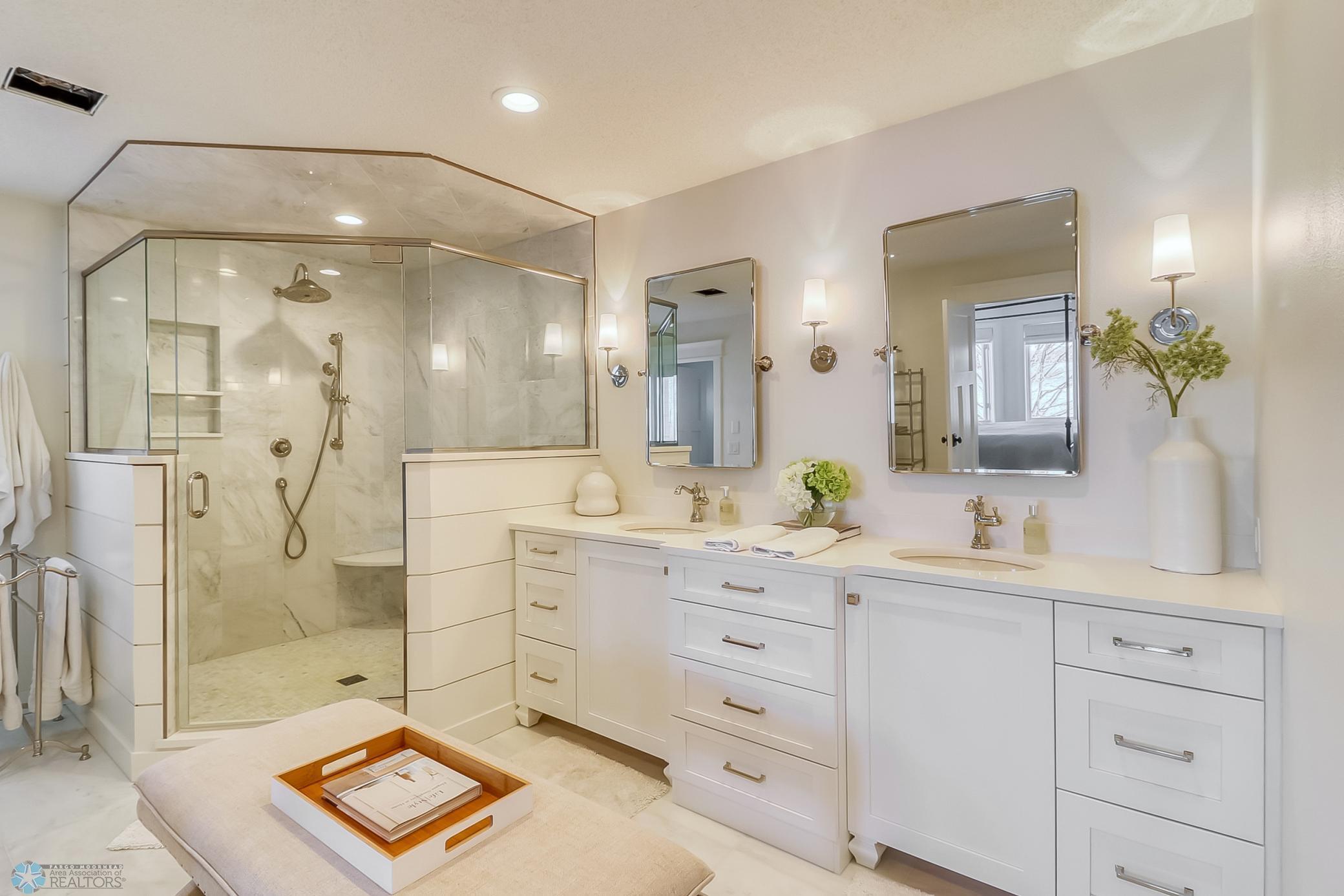 Primary Bathroom1_2.jpg