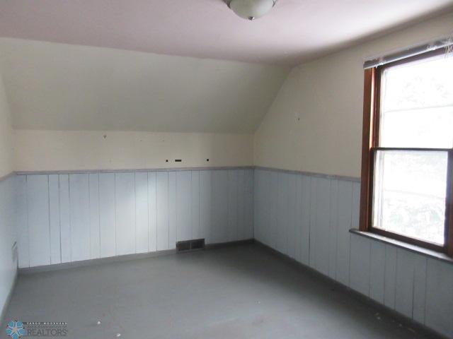 Upper Bedroom 2