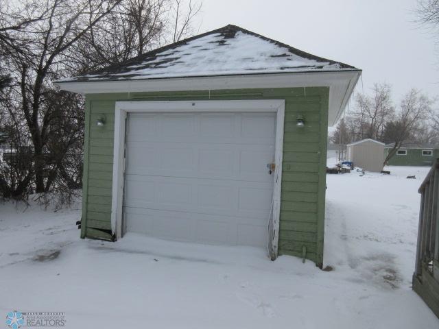 Detached Garage