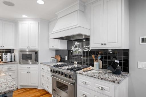 8346 Irvine Avenue NW, Annandale, MN 55302