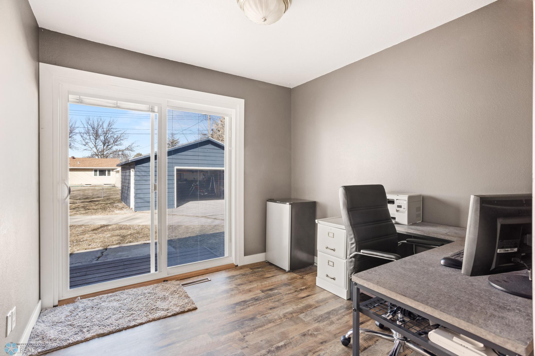 Bedroom/office