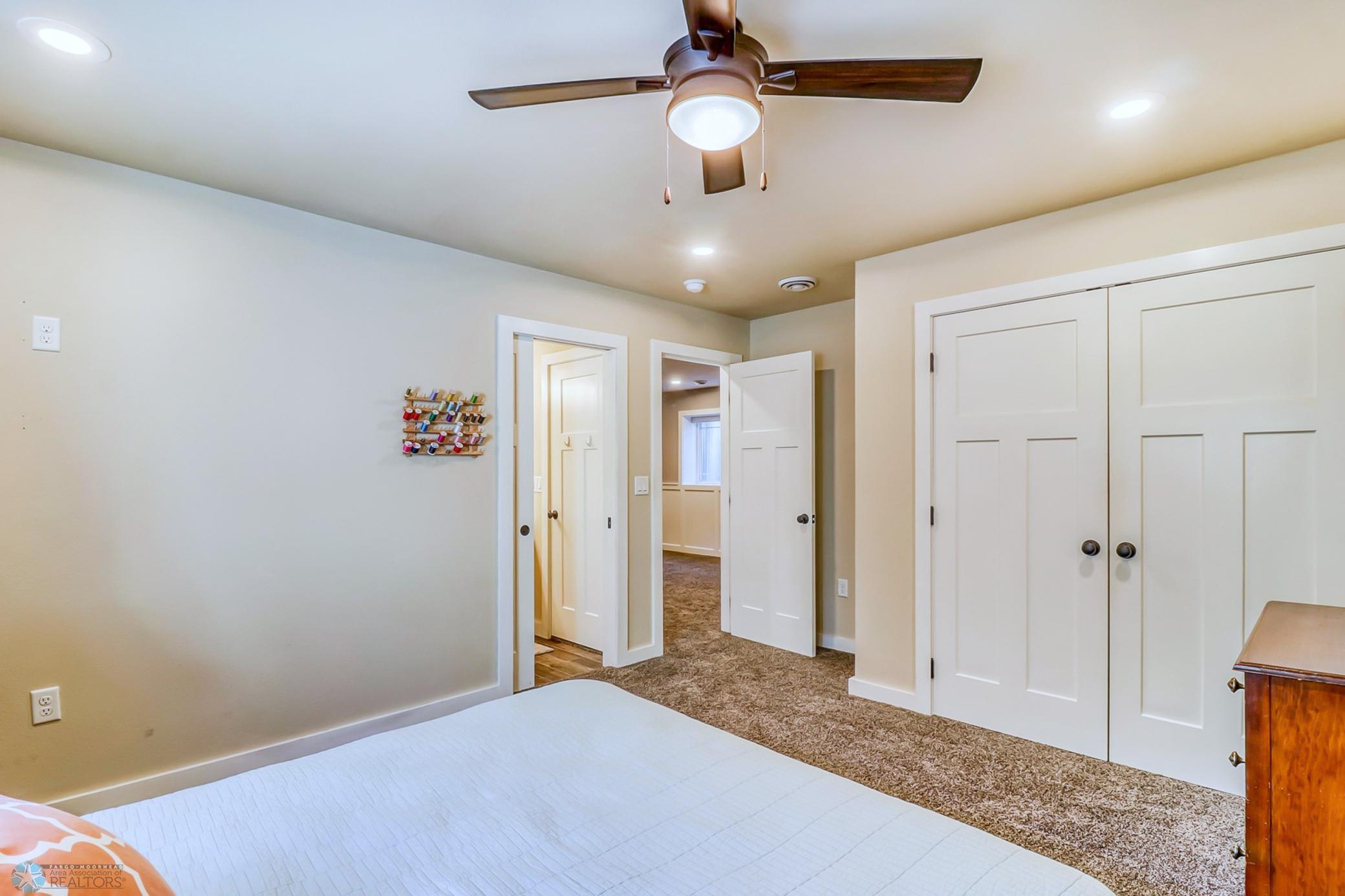 16Basement Bedroom1_2.jpg