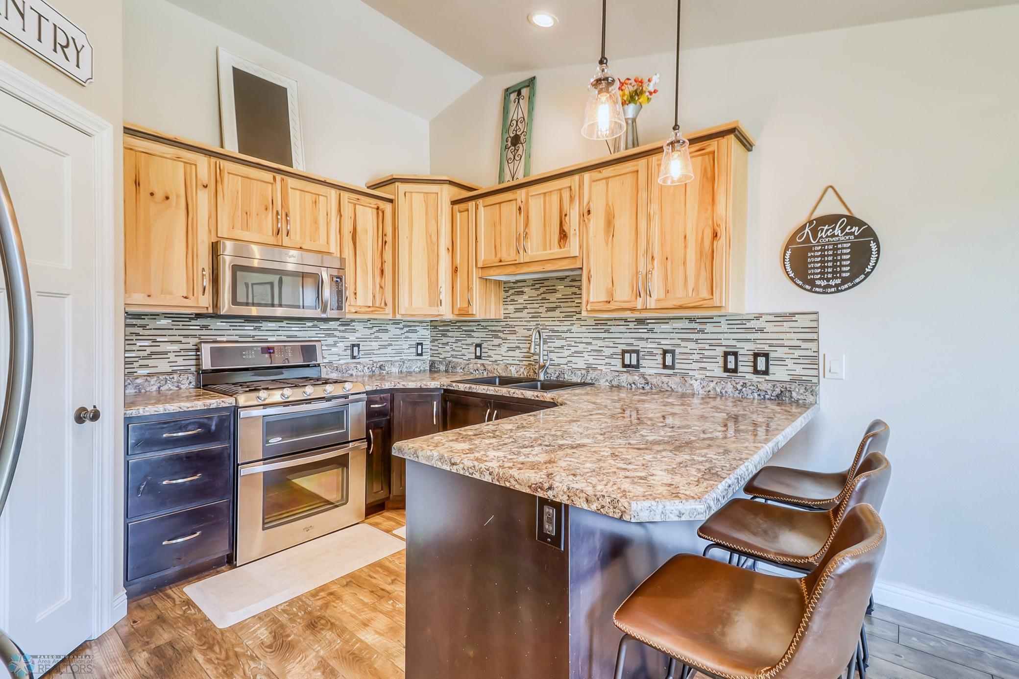 9Kitchen1_2.jpg