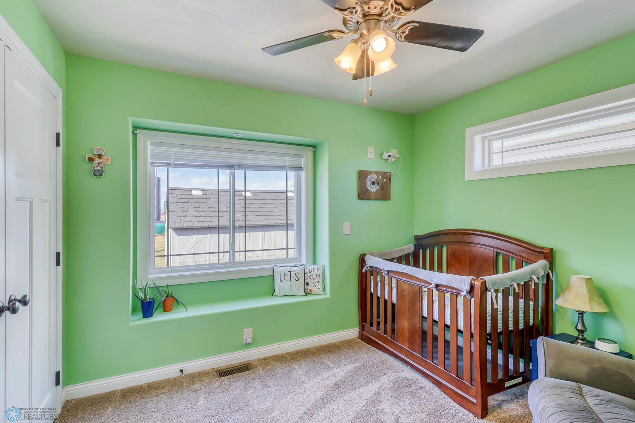 7Bedroom1_1.jpg