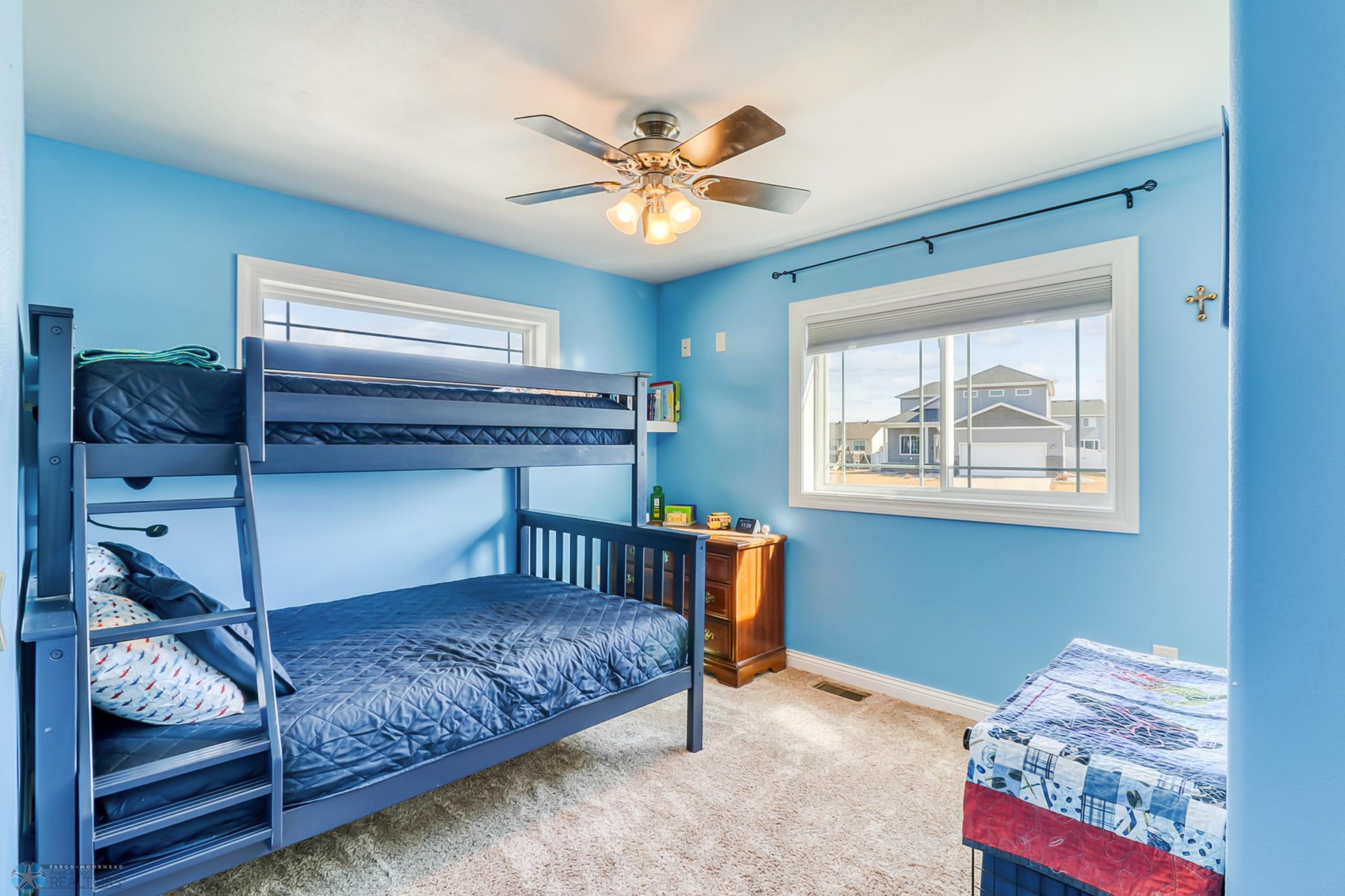 7Bedroom2_1.jpg
