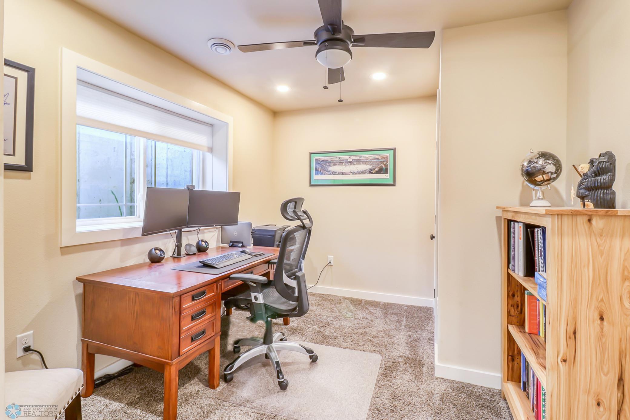 18Basement Bedroom2_1.jpg