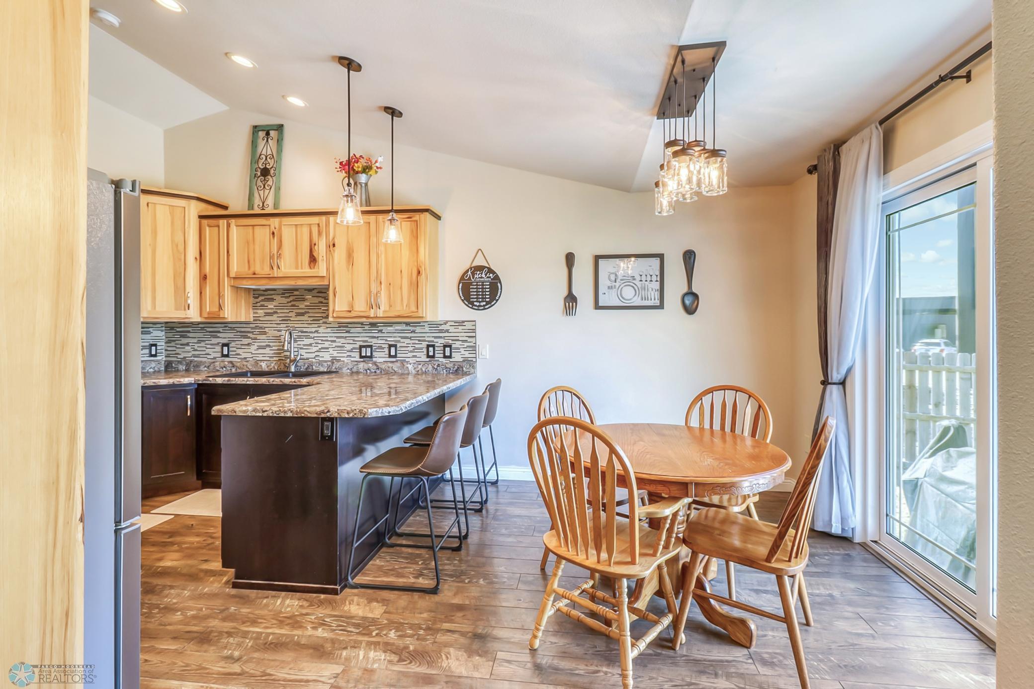 9Kitchen.jpg