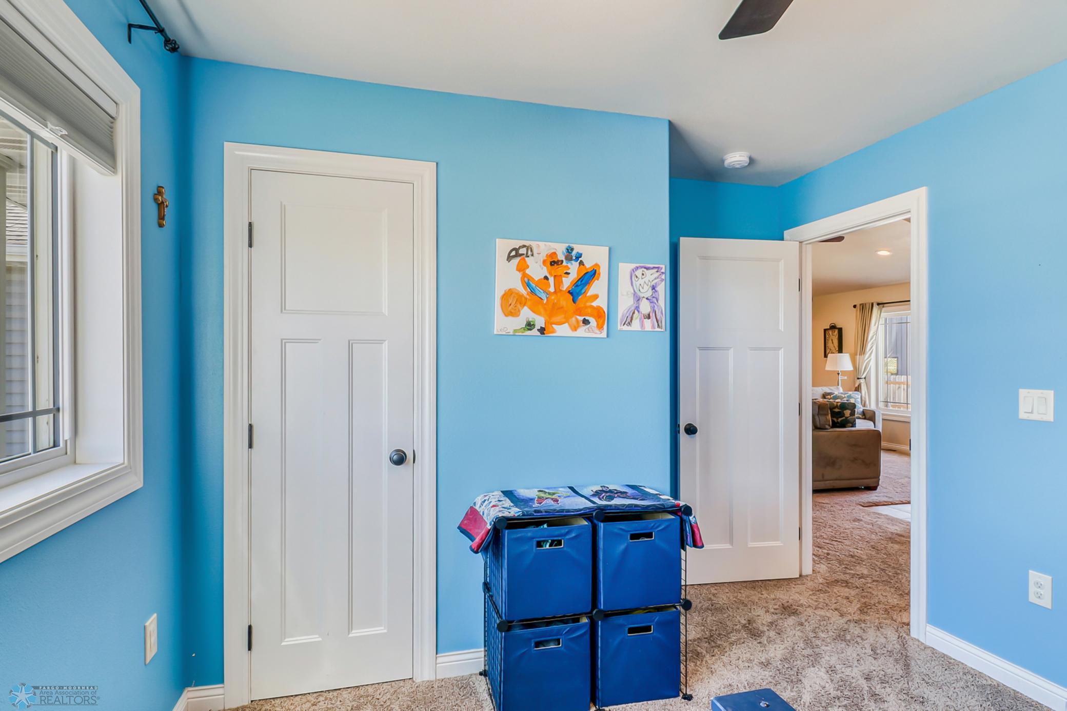 7Bedroom2_2.jpg