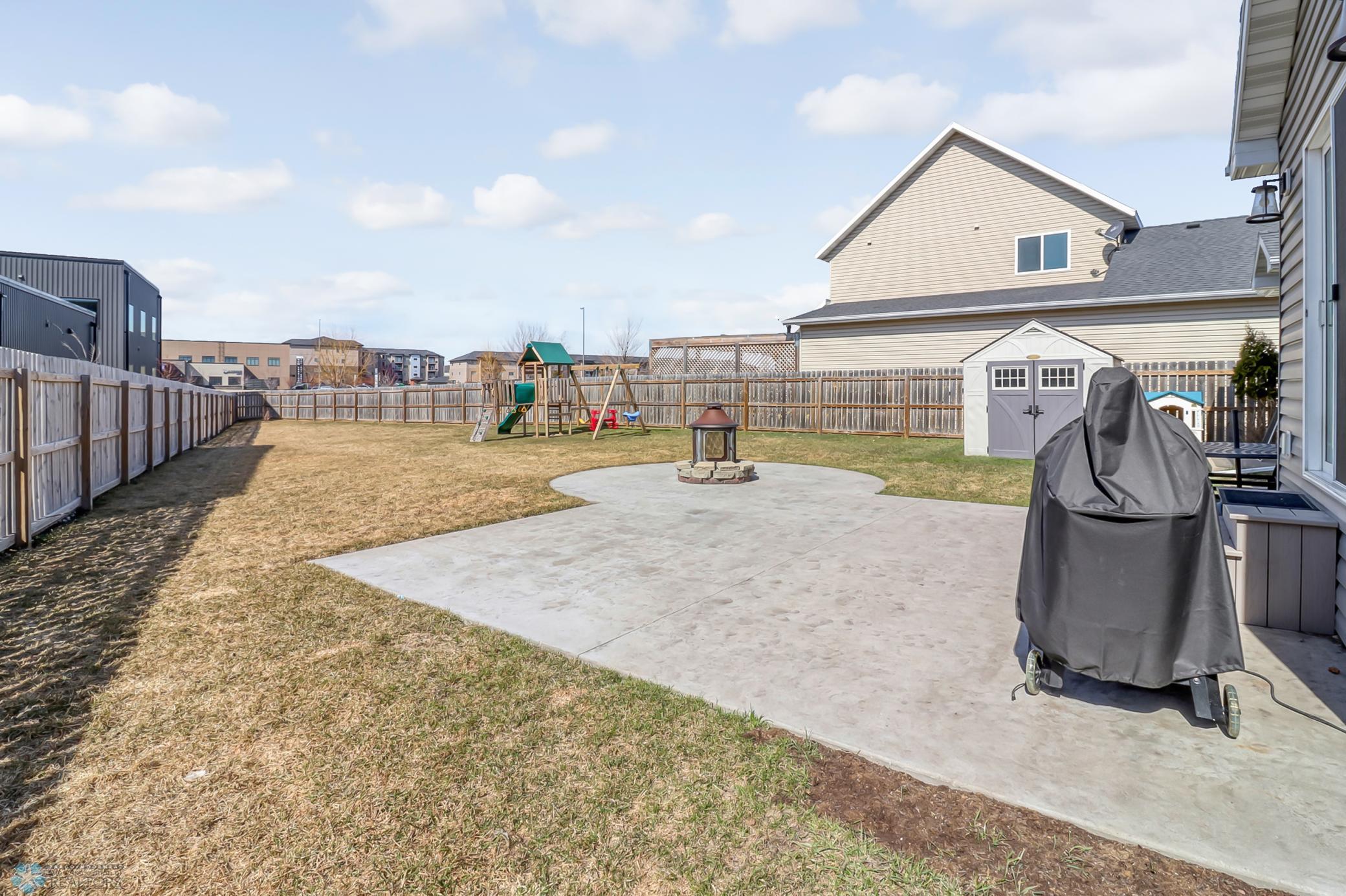 Backyard1_4.jpg