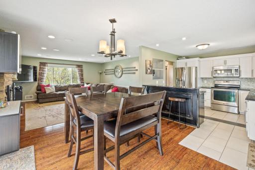 Fantastic open layout ideal for entertaining. Enjoy the built-in wine/coffee/buffet bar by the dining table.
