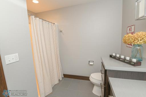 3334 S 69th Street, Grand Forks, ND 58203