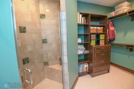 3334 S 69th Street, Grand Forks, ND 58203