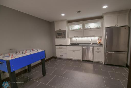 3334 S 69th Street, Grand Forks, ND 58203