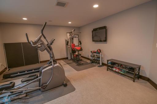 3334 S 69th Street, Grand Forks, ND 58203