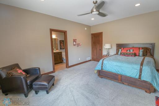 3334 S 69th Street, Grand Forks, ND 58203