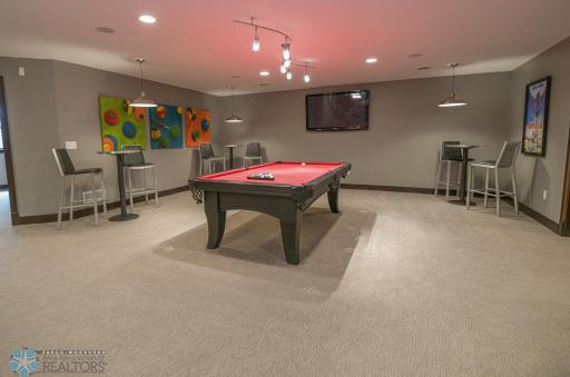 3334 S 69th Street, Grand Forks, ND 58203