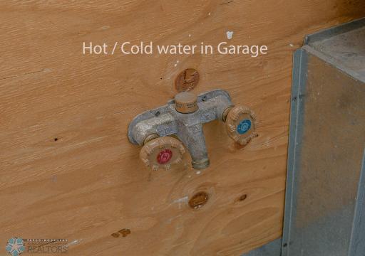 3334 S 69th Street, Grand Forks, ND 58203