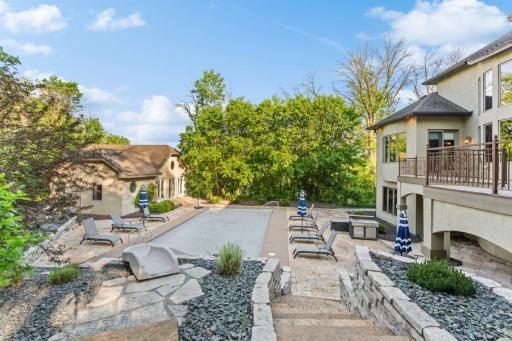 31_6860CenturyLane_59003_RearView_Small.jpg