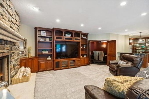 09_6860CenturyLane_150_LivingRmFamilyRm_Small.jpg