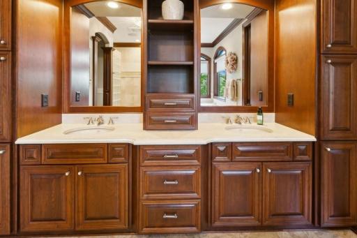 22_6860CenturyLane_168_PrimaryBathroom_Small.jpg