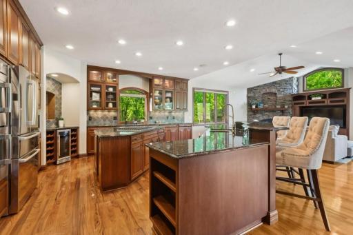 11_6860CenturyLane_177001_Kitchen_Small.jpg