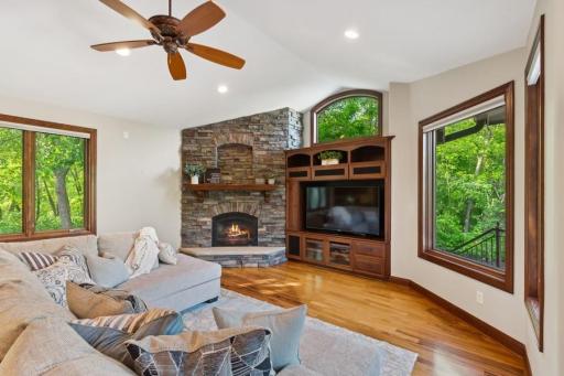 18_6860CenturyLane_3_FamilyRoom_Small.jpg