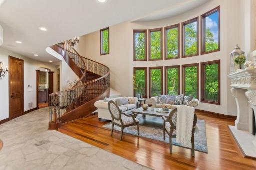 05_6860CenturyLane_165_LivingRoom_Small.jpg
