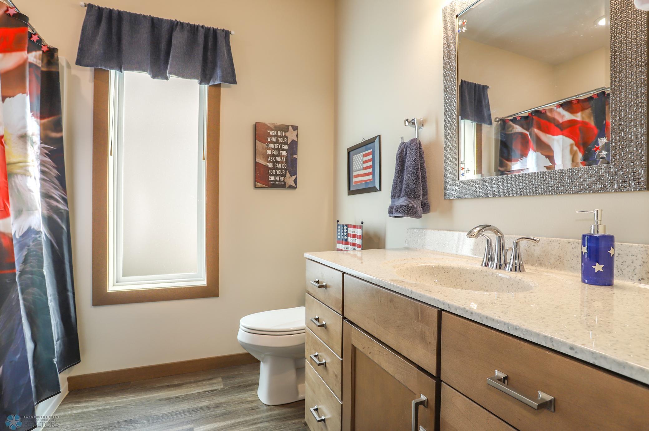 Hall/Guest Bath